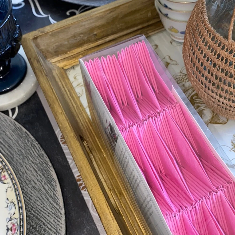 NEW WITH TAGS David Tutera Pre-Folded Pink Napkins—2 Pkg